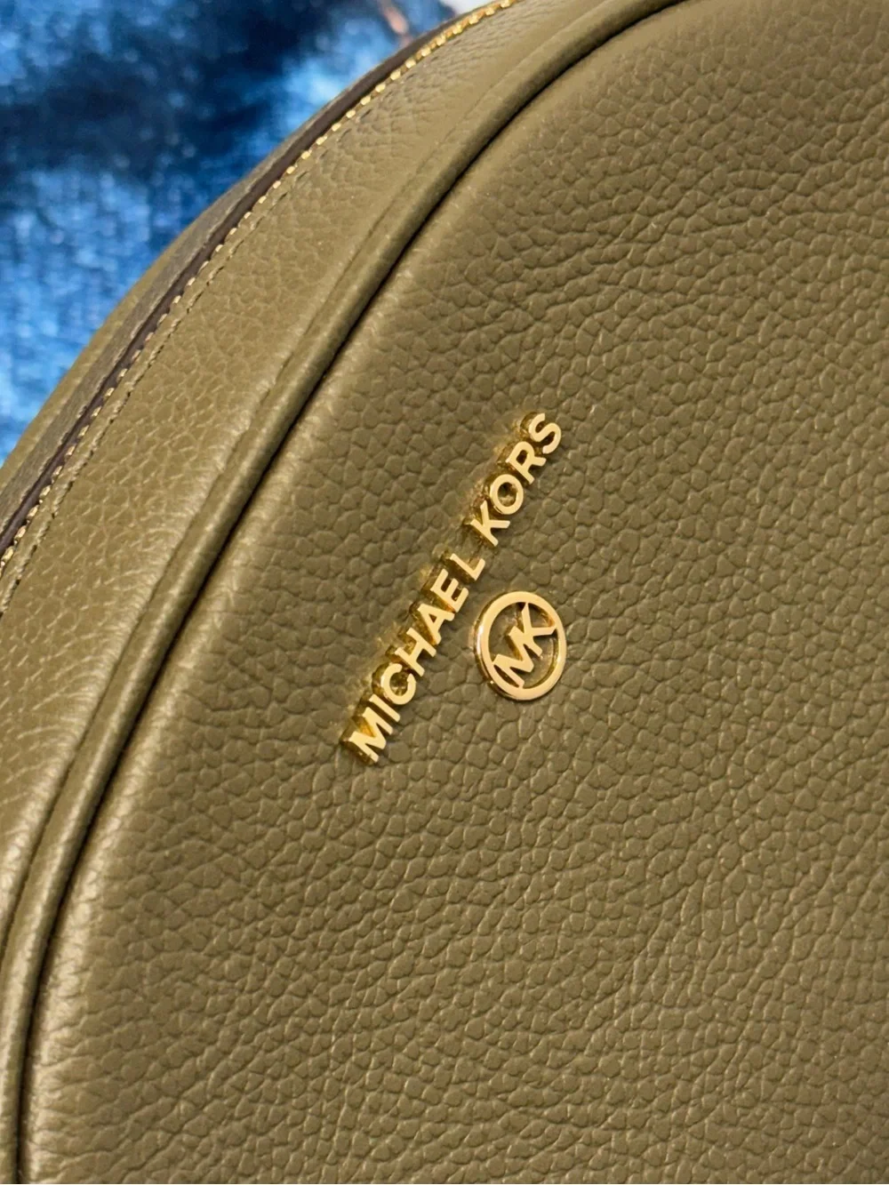 (new+tag) MICHAEL KORS Leather Olive Green Dome Camera Crossbody Gold Hardware